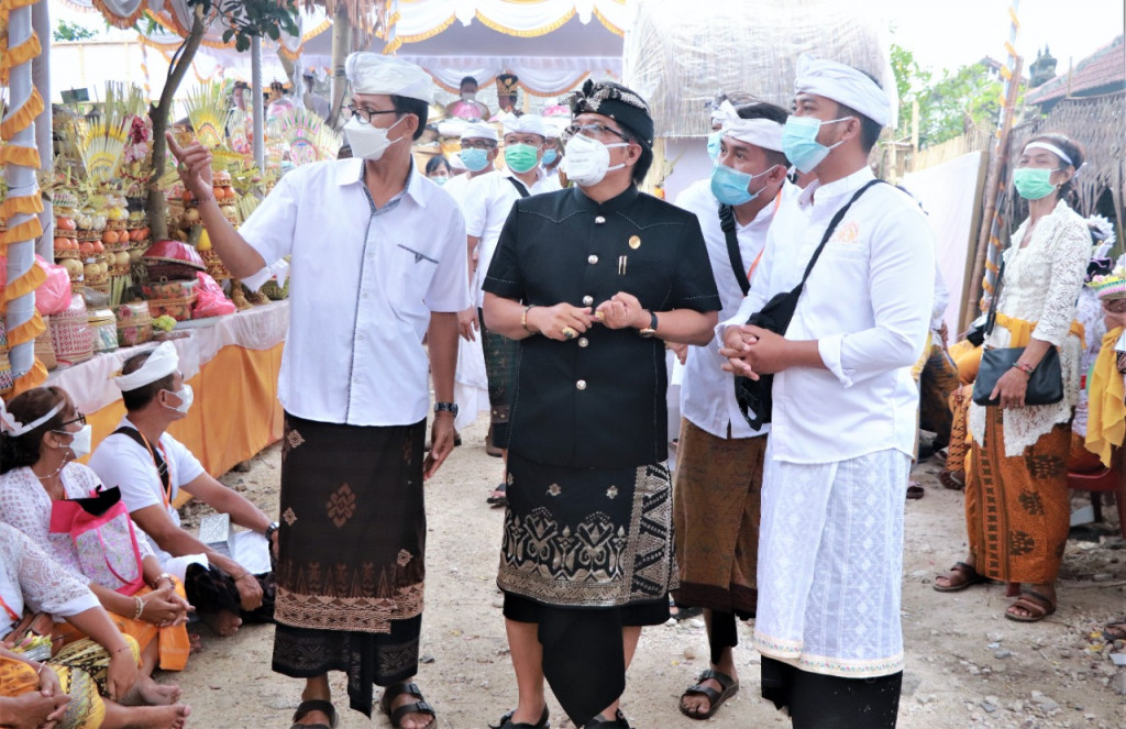 Bupati Giri Prasta Hadiri Upacara Maligia di Griya Gede Manuaba Sempidi